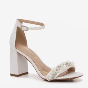 Kelly & Katie Drema Sandal White Satin 6M